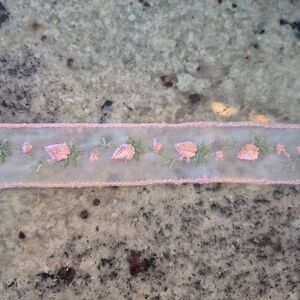 Lace, White & Pale Pink Nylon Rosebud Insert 1" x 3 yds